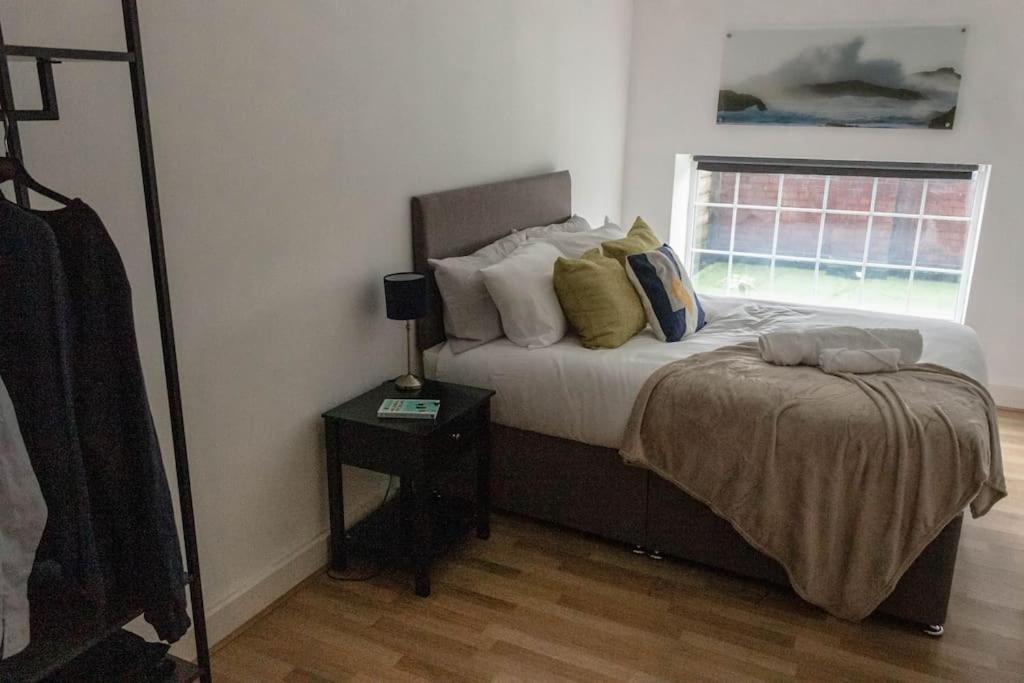 Cozy And Modern 2-Bed Apartment Swansea Eksteriør billede