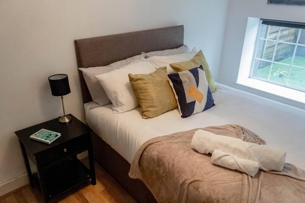 Cozy And Modern 2-Bed Apartment Swansea Eksteriør billede
