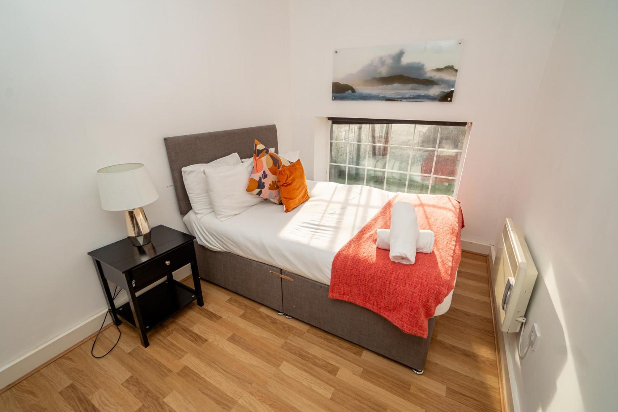 Cozy And Modern 2-Bed Apartment Swansea Eksteriør billede